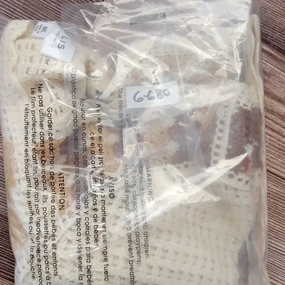 Le Lis Crochet Knit Top Button Cropped Womens Size M/L Short Sleeve Boho Beige - Picture 11 of 11